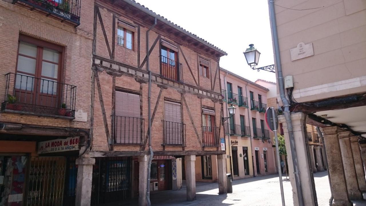 Casa De Huespedes Vecinodecerbantes Hotell Alcalá de Henares Eksteriør bilde