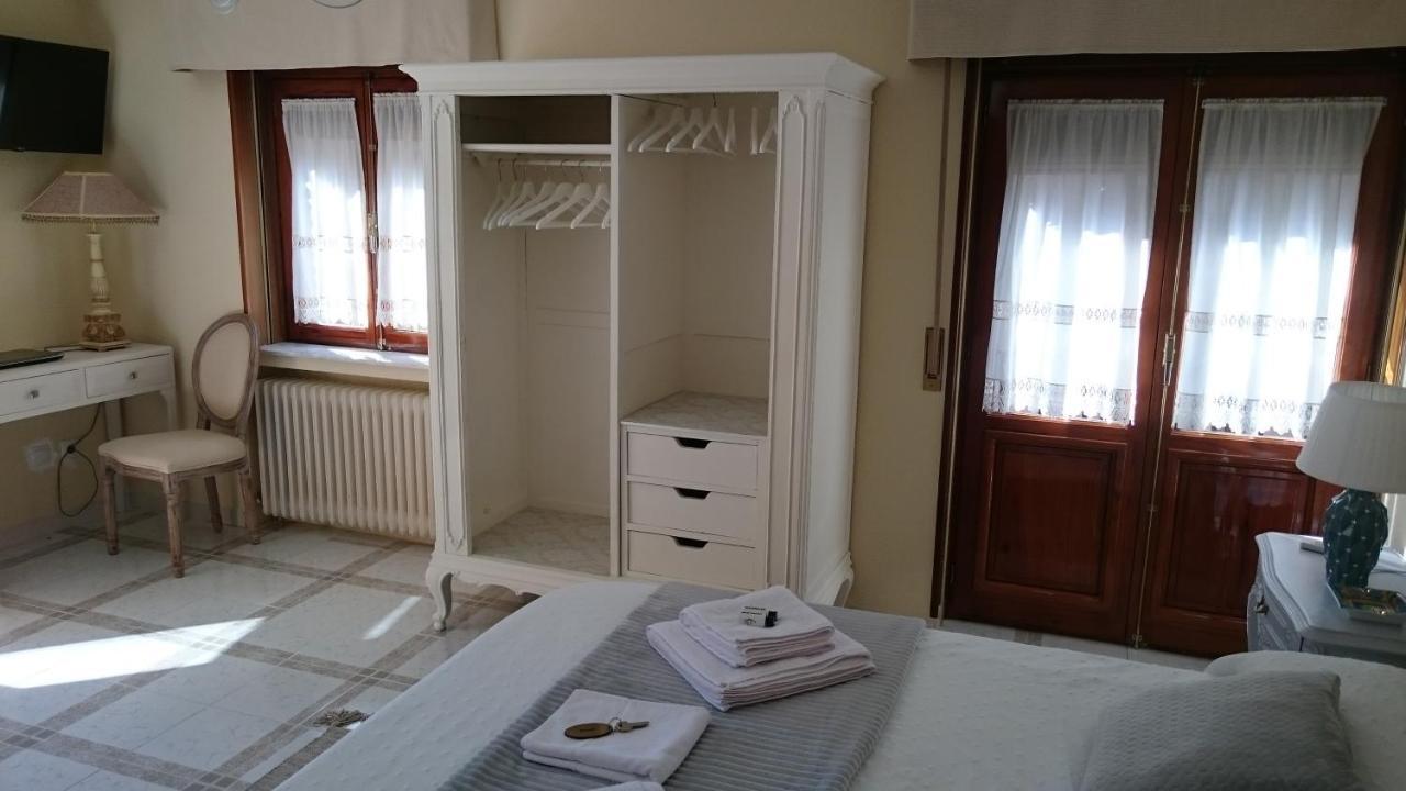 Casa De Huespedes Vecinodecerbantes Hotell Alcalá de Henares Eksteriør bilde