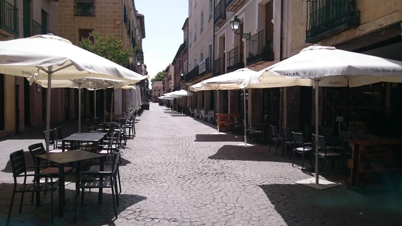 Casa De Huespedes Vecinodecerbantes Hotell Alcalá de Henares Eksteriør bilde