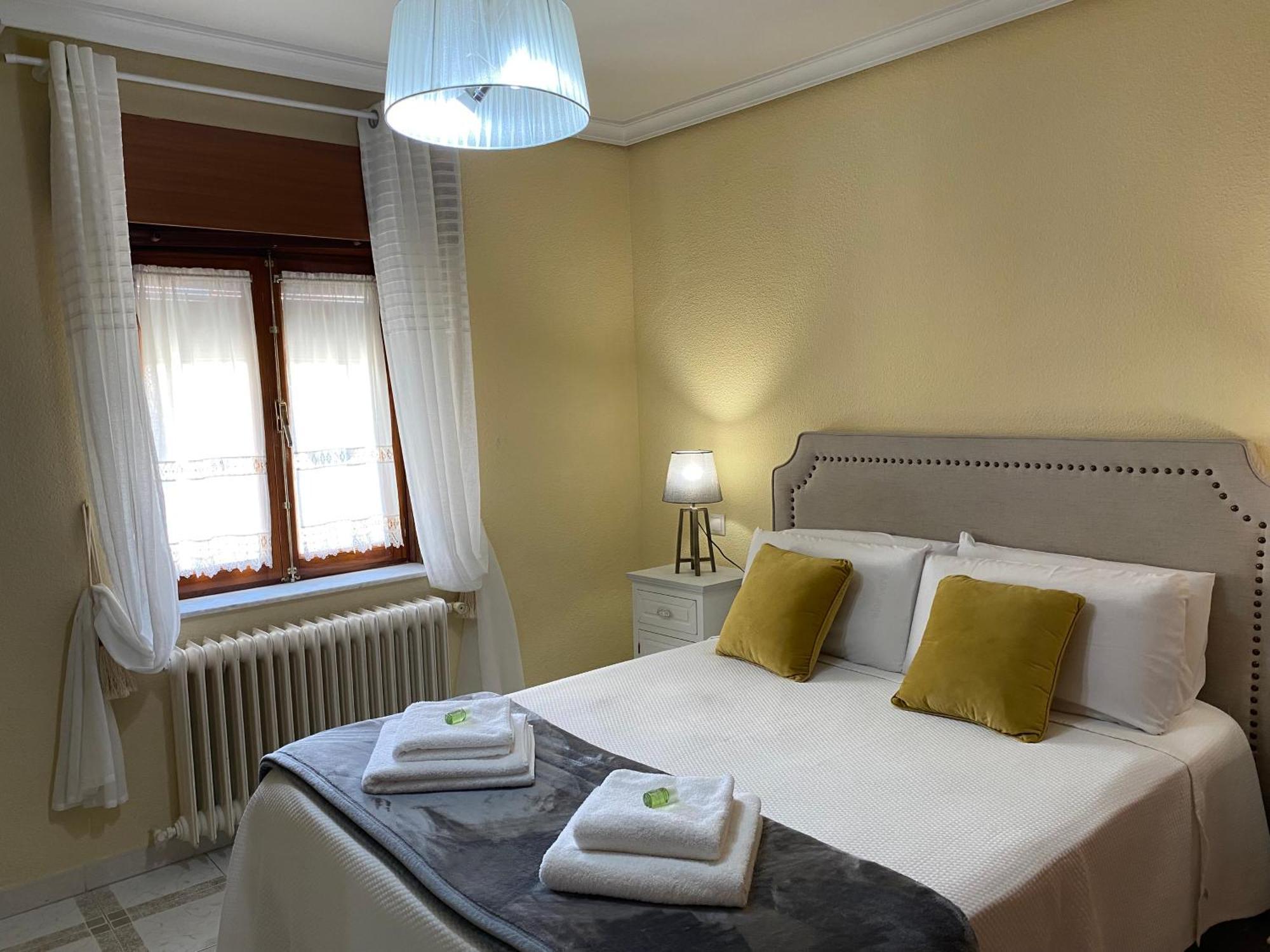 Casa De Huespedes Vecinodecerbantes Hotell Alcalá de Henares Eksteriør bilde